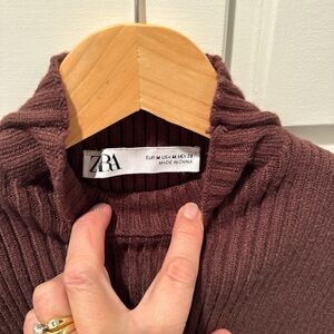 Brown, Zara ribbed, sleeveless, mock neck crop top.